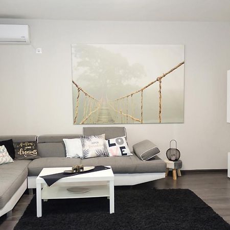 Cosy And Modern 1Bd Flat Near The City Centre By Flat Mаnager Varna Exterior photo